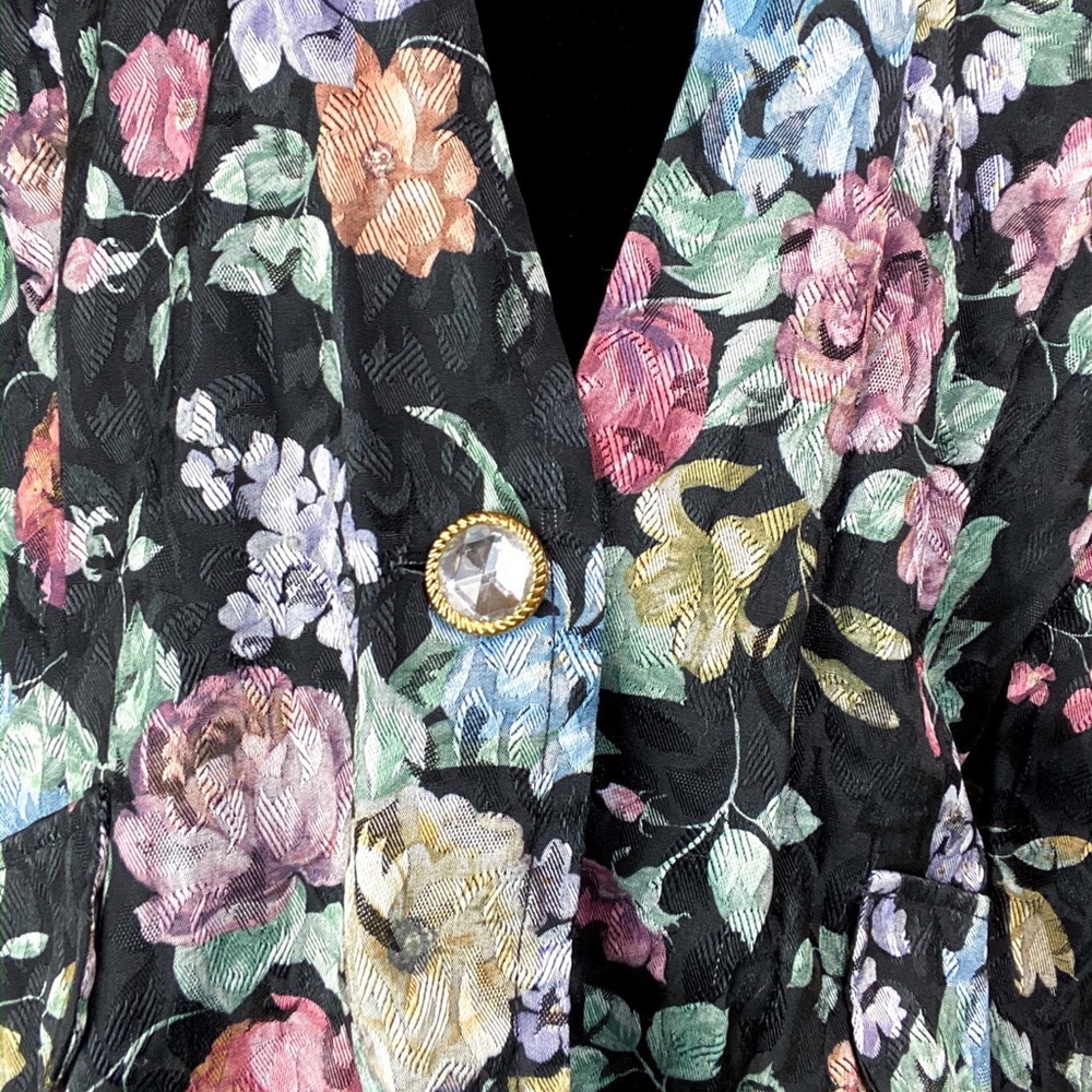 Vintage floral coat with jewel button - Picture 7 of 7
